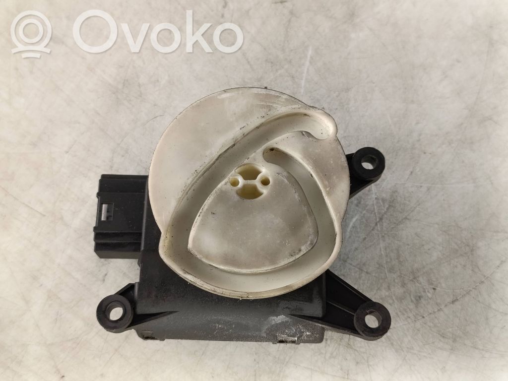 Audi A4 S4 B7 8E 8H Tuloilmaventtiilin käyttömoottori 