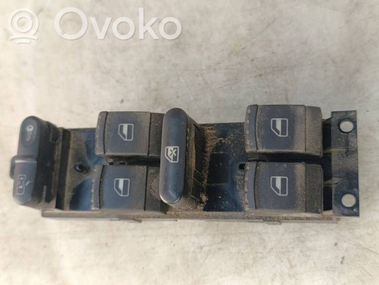 Volkswagen PASSAT B5.5 Electric window control switch 