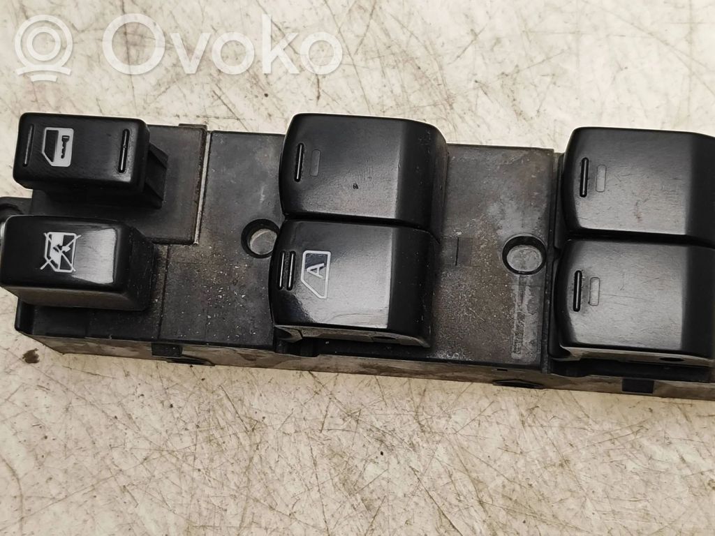 Subaru Forester SH Electric window control switch 