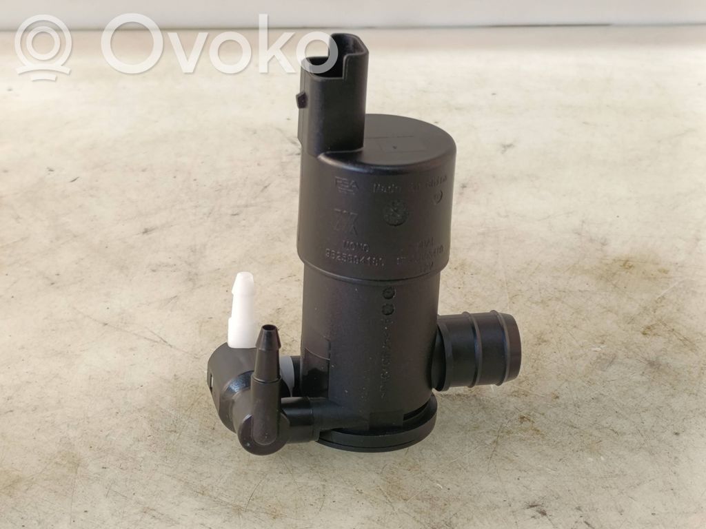 Opel Mokka B Windscreen/windshield washer pump 