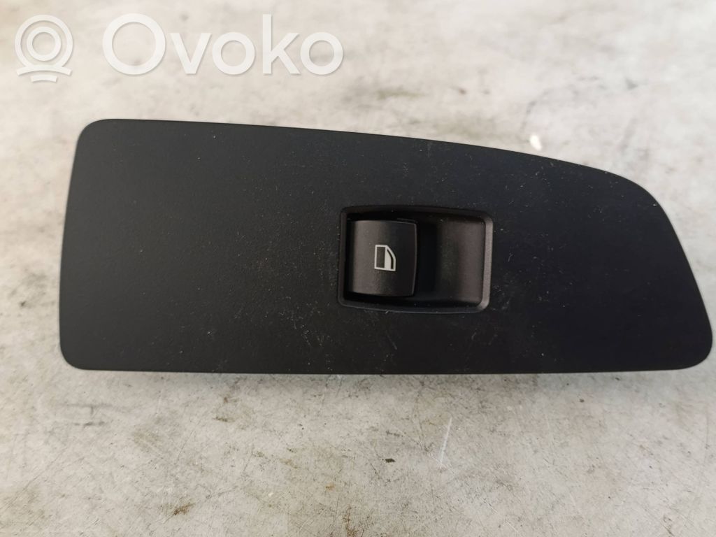 Electric window control switch   6935534,15979800,6970242