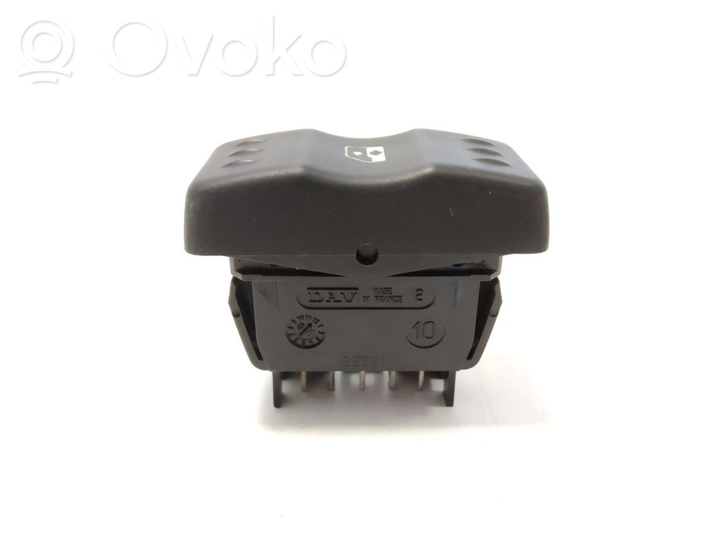 Dacia Logan I Electric window control switch 