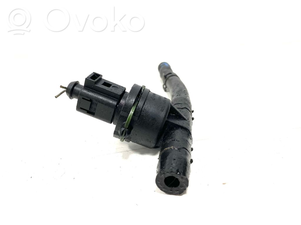 Volkswagen Golf V Sensor de temperatura del combustible 
