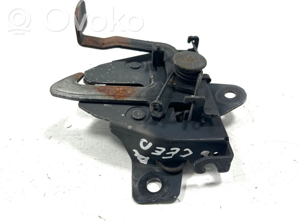 Engine bonnet/hood lock/catch