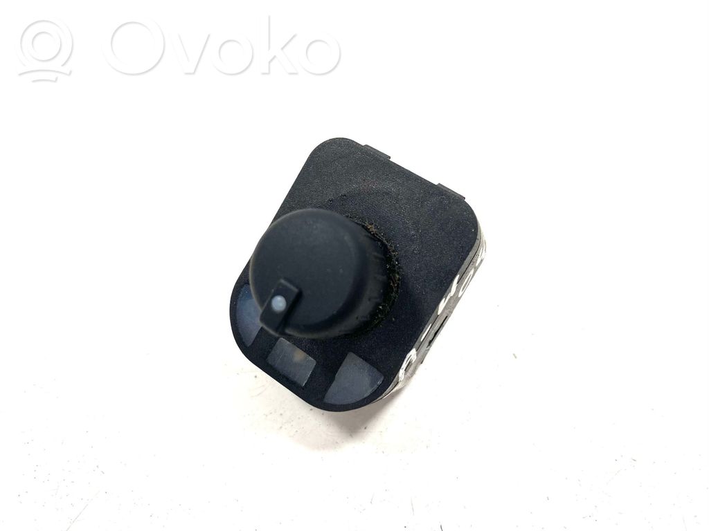 Audi A4 S4 B7 8E 8H Wing mirror switch 