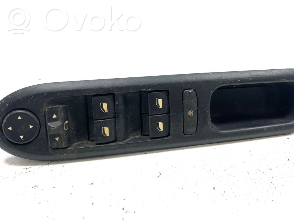 Peugeot 407 Electric window control switch 