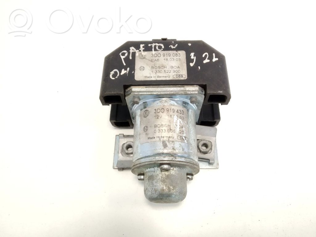 Volkswagen Phaeton Charging relay 