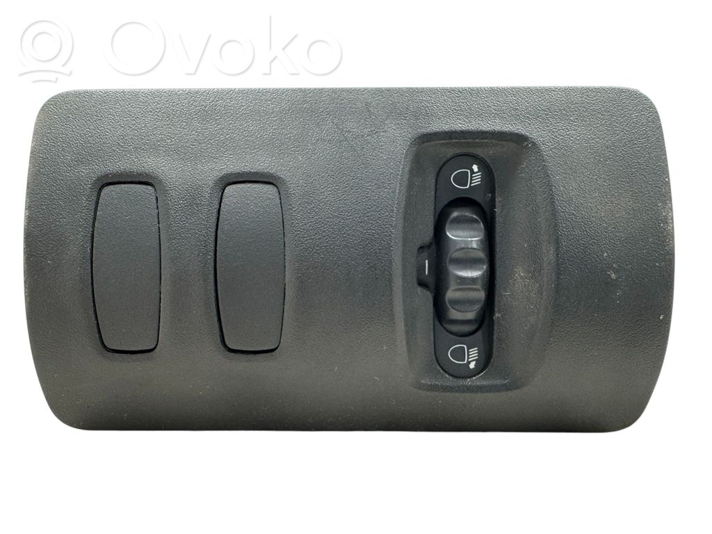 Renault Clio III Headlight level height control switch 