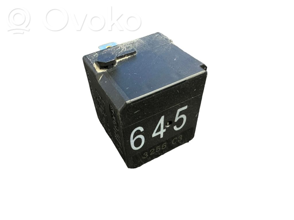 Audi A4 S4 B8 8K Kita rėlė 