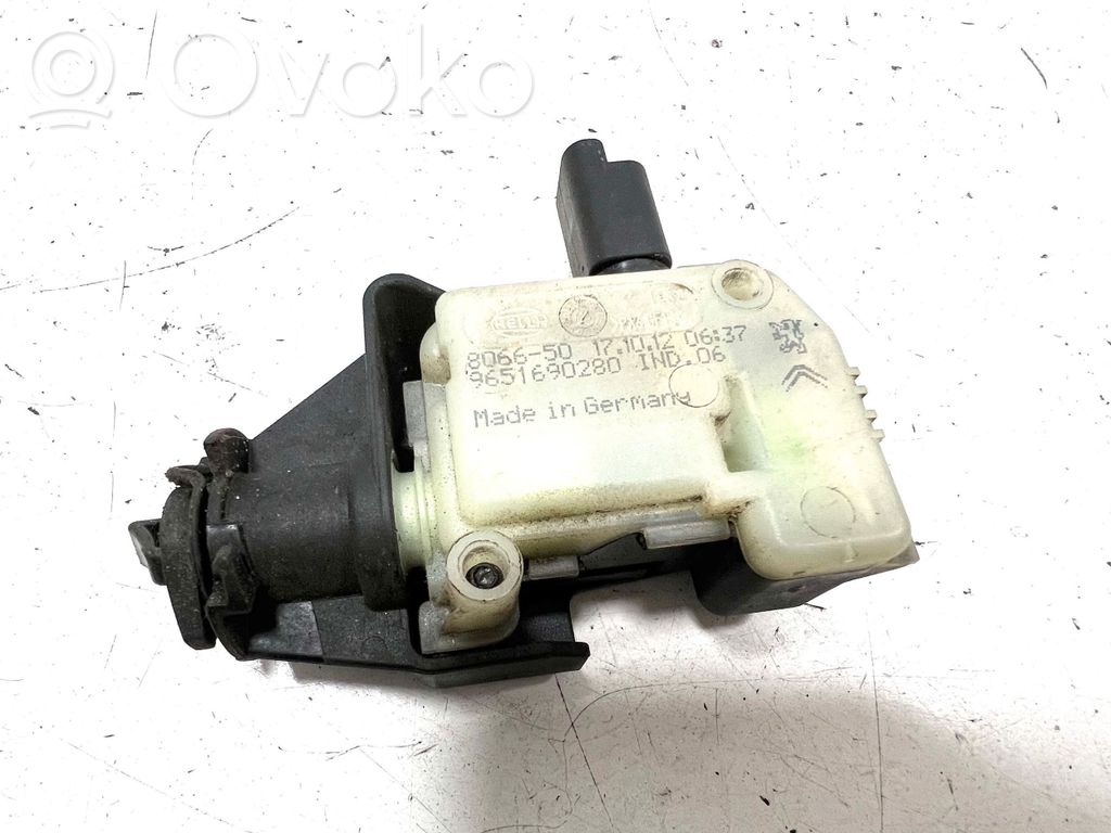 Peugeot 508 Fuel tank cap lock motor 