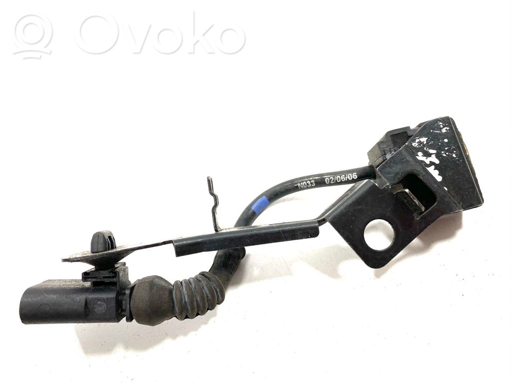 Audi A8 S8 D3 4E Air suspension front height level sensor 