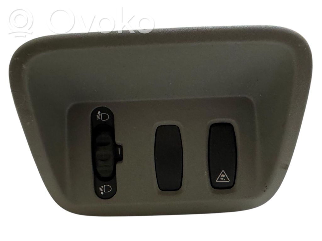Renault Trafic II (X83) Headlight level height control switch 