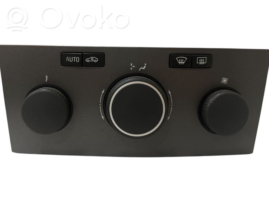 Opel Astra H Climate control unit 