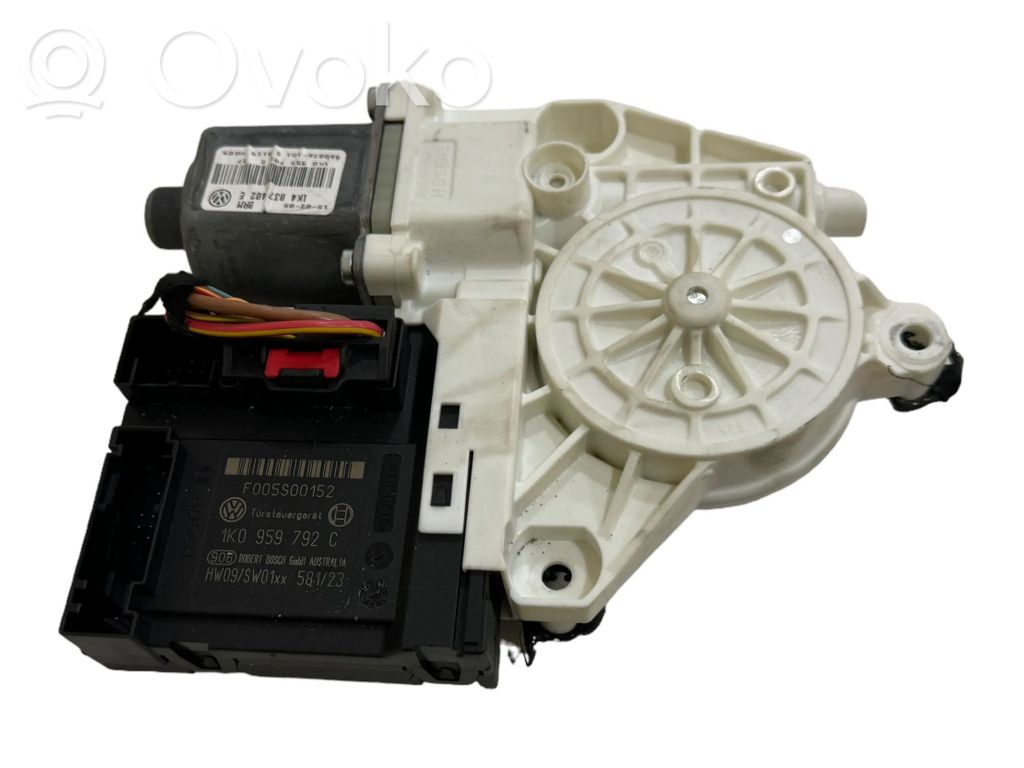 Silnik regulatora szyby drzwi przednich   1K4837402E,1K0959702E,980036101