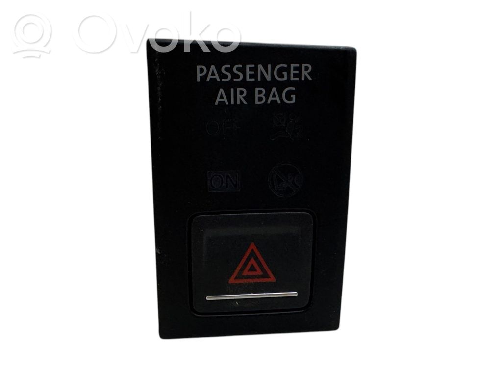 Volkswagen e-Golf Botón interruptor de luz de peligro 