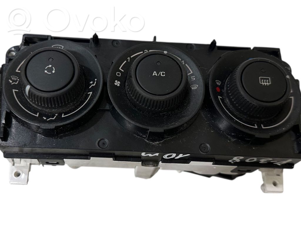 Peugeot 3008 I Climate control unit 
