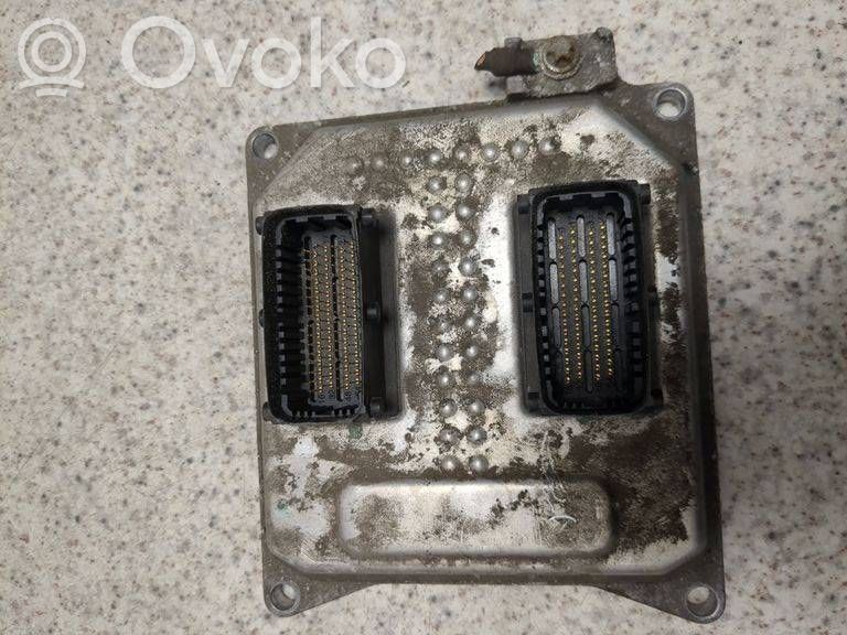 Opel Zafira B Engine control unit/module 
