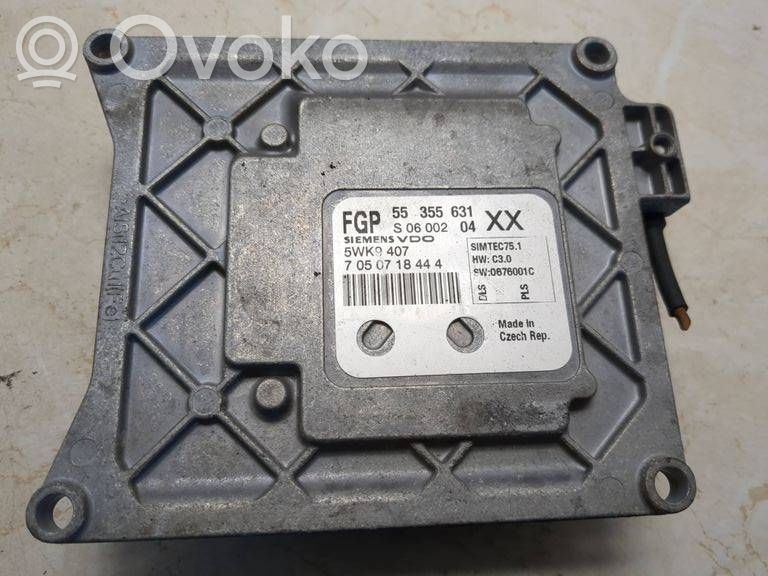 Opel Zafira B Engine control unit/module 