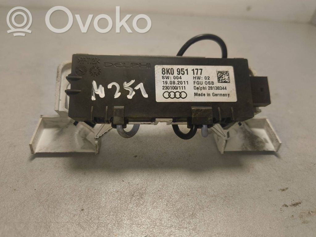Audi A5 8T 8F Etuistuimen valo 