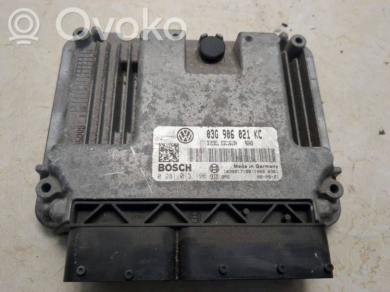 Volkswagen PASSAT B6 Engine control unit/module 