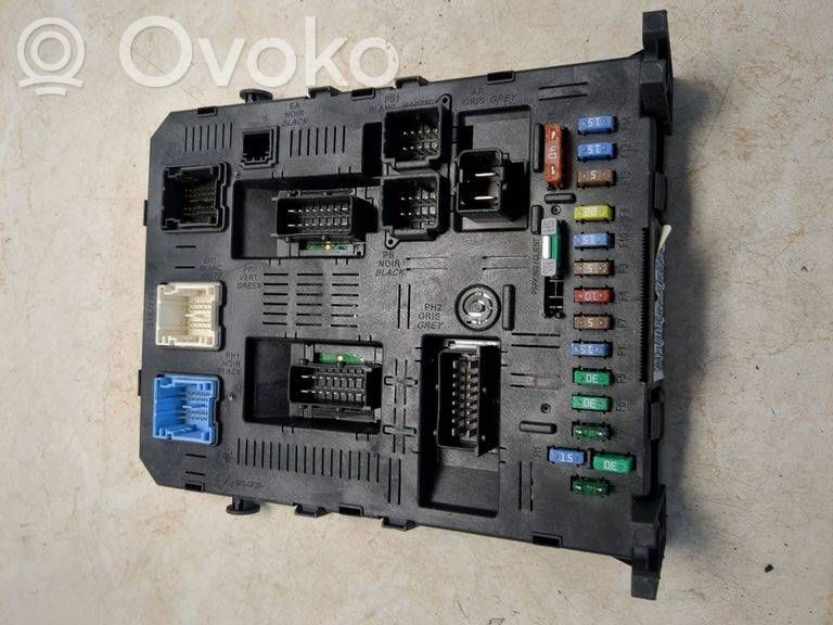 Peugeot 307 Fuse module 