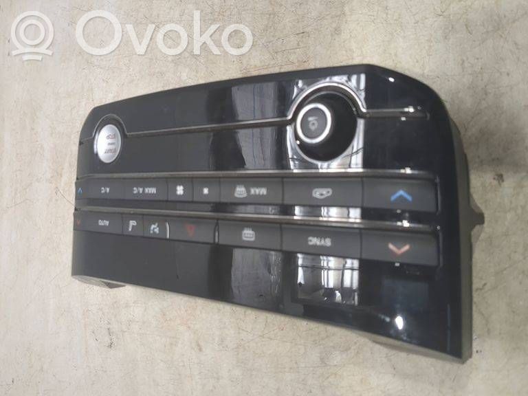 Jaguar XE Climate control unit 