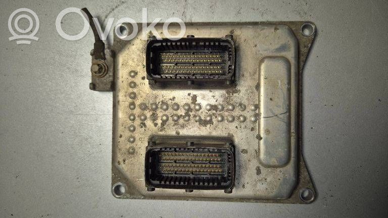 Opel Zafira B Engine control unit/module 