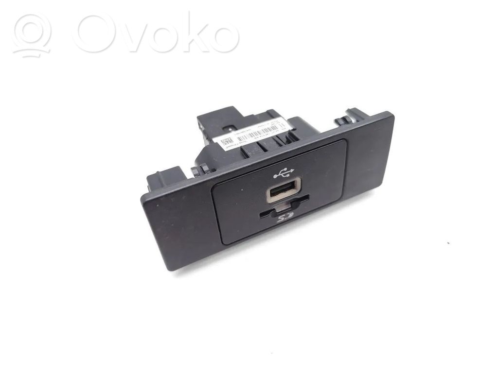 Ford Mondeo MK V USB socket connector 