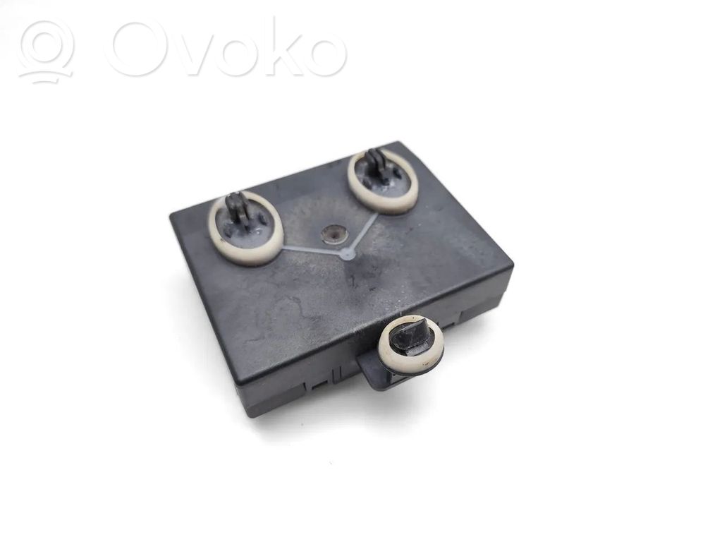 Volkswagen PASSAT B8 Door control unit/module 