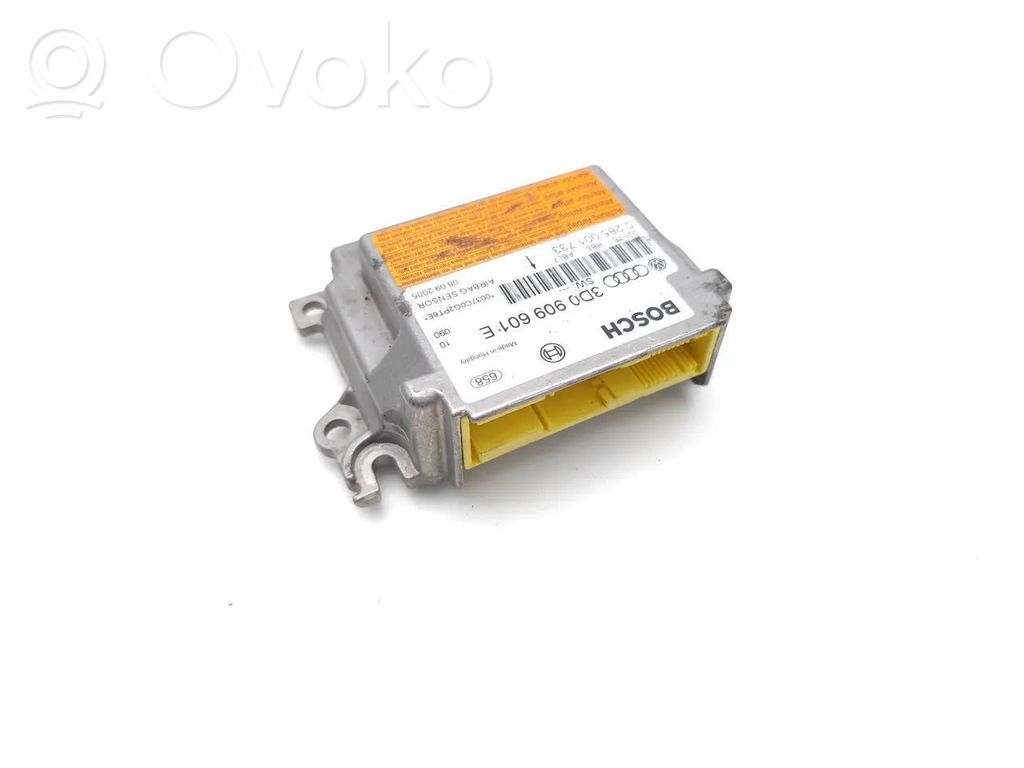 Volkswagen Touareg I Airbag control unit/module 