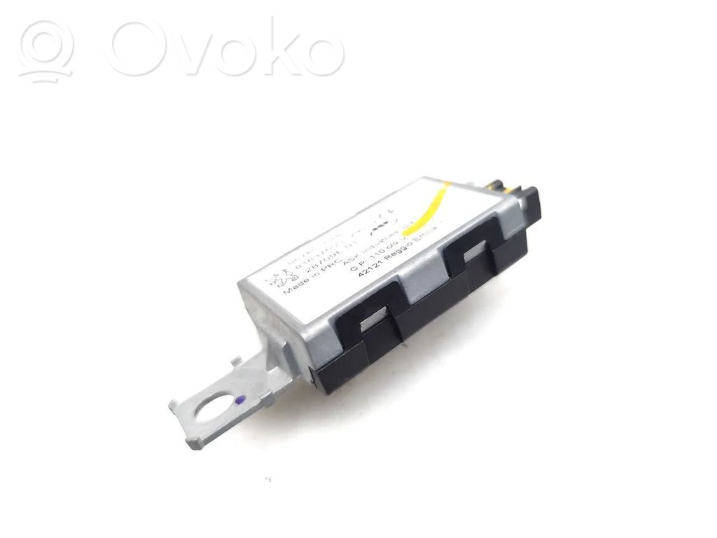 Peugeot 3008 II Antenos stiprintuvas 