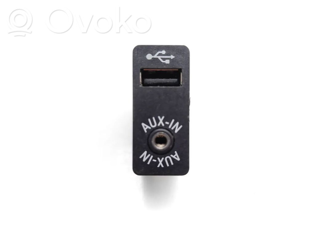 BMW 5 F10 F11 Разъем USB 