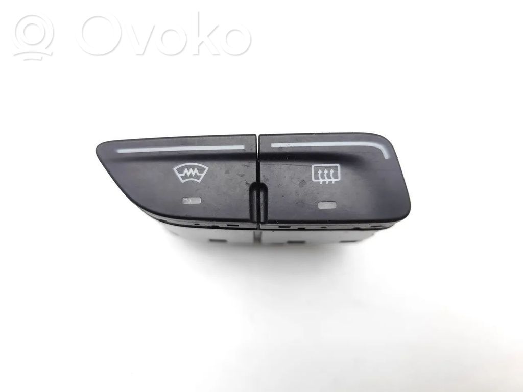 Ford Kuga II Windscreen/window heater switch 
