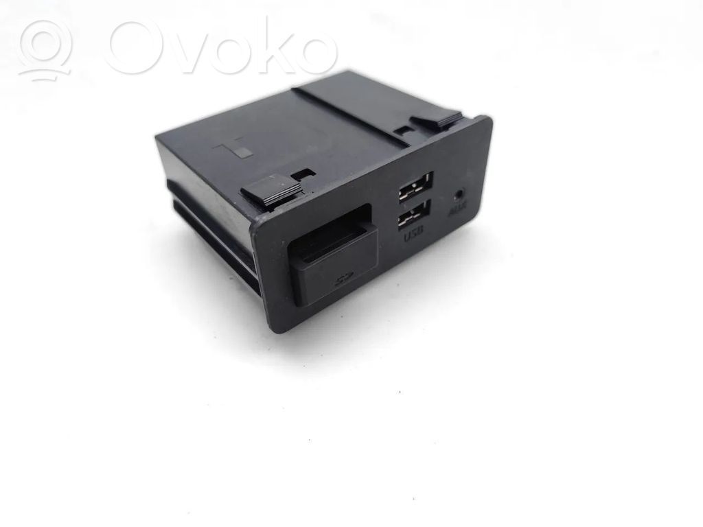 Mazda CX-3 USB socket connector 