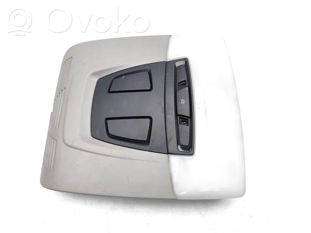 Etuistuimen valo   9317406,18159710