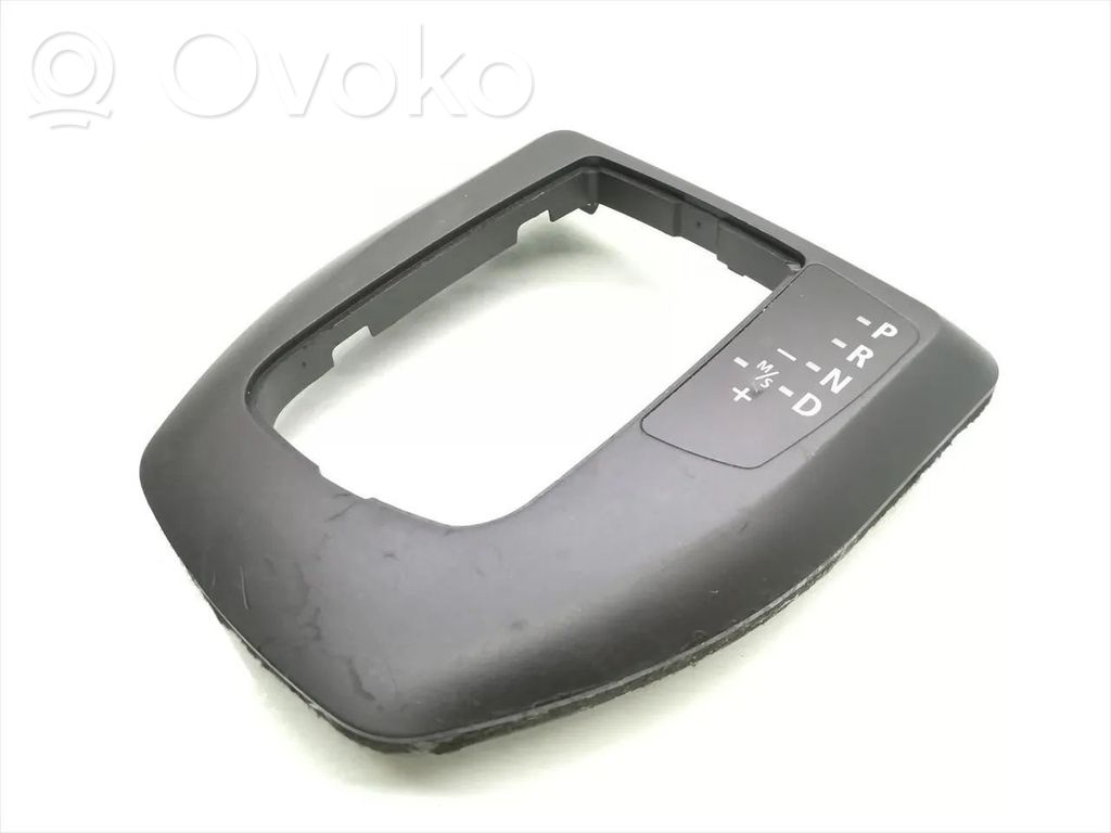 BMW 5 E60 E61 Pavarų perjungimo svirties apdaila (plastikinė) 