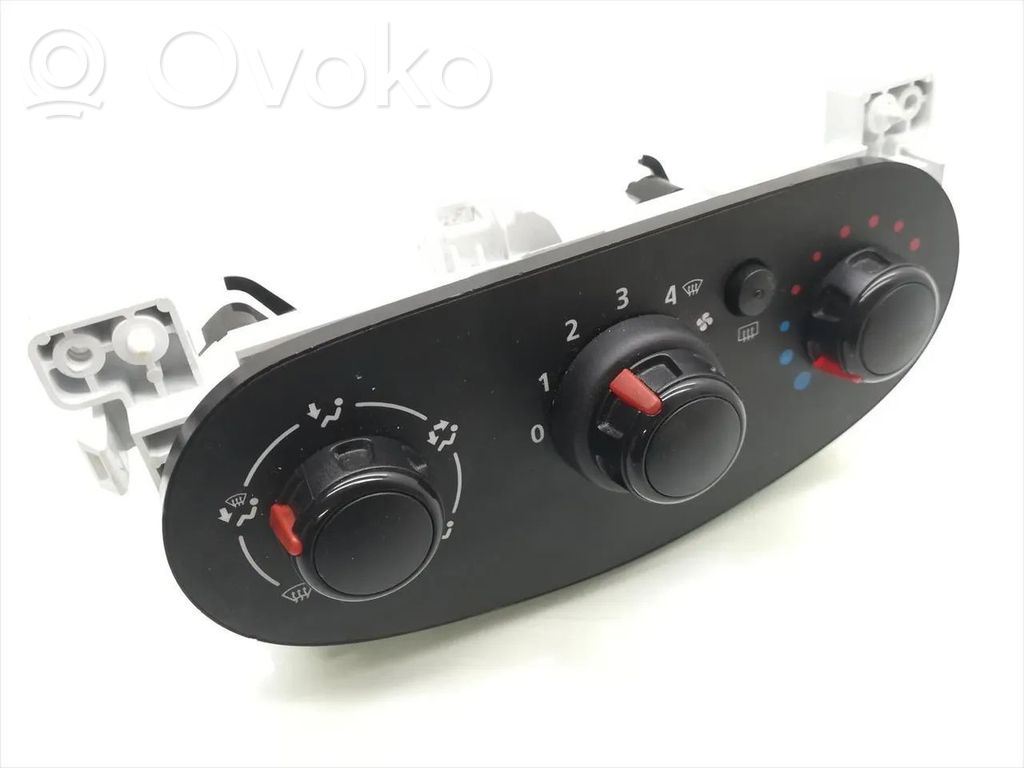 Dacia Sandero Climate control unit 