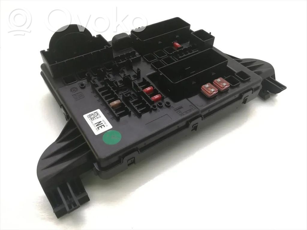 Opel Insignia A Fuse module 