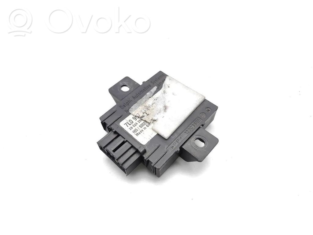 Volkswagen Touareg I Alarm control unit/module 