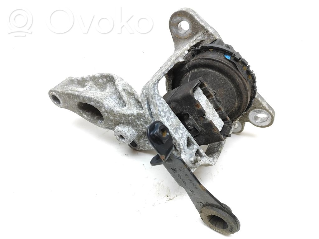 Renault Trafic III (X82) Engine mount bracket 