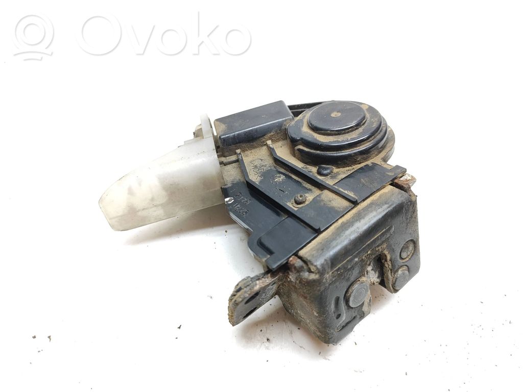 Toyota Land Cruiser (J200) Loading door lock 