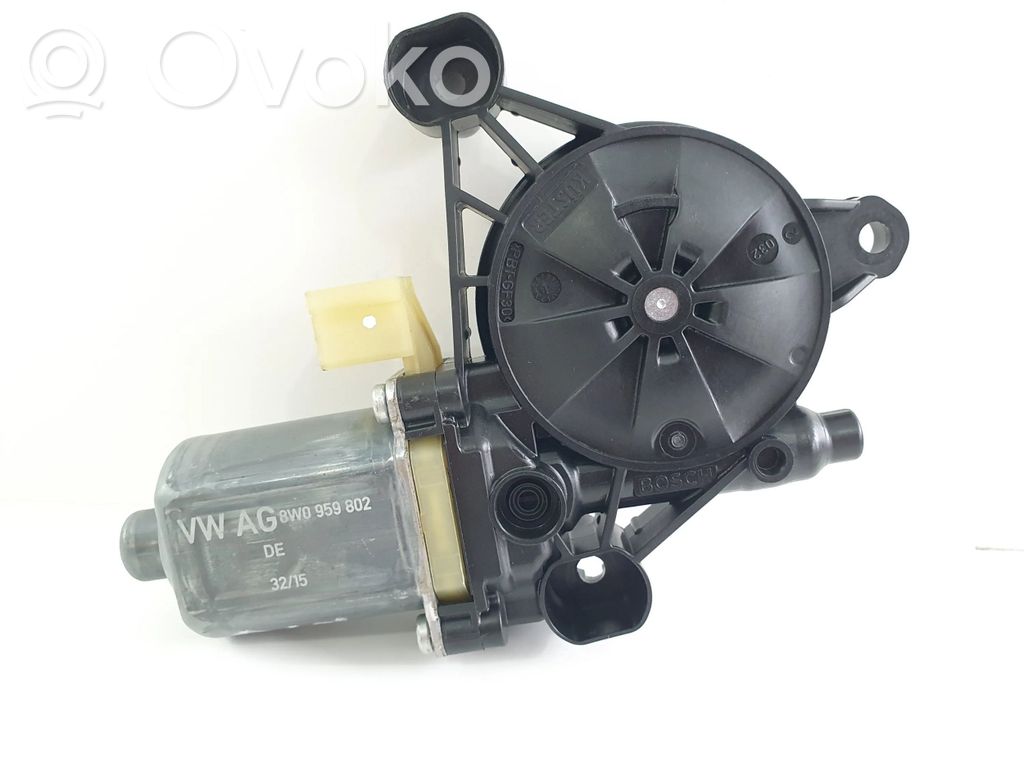 Audi Q7 4M Rear door window regulator motor 