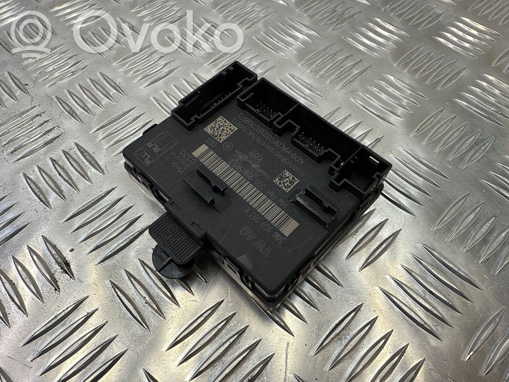 Audi Q3 F3 Door control unit/module 