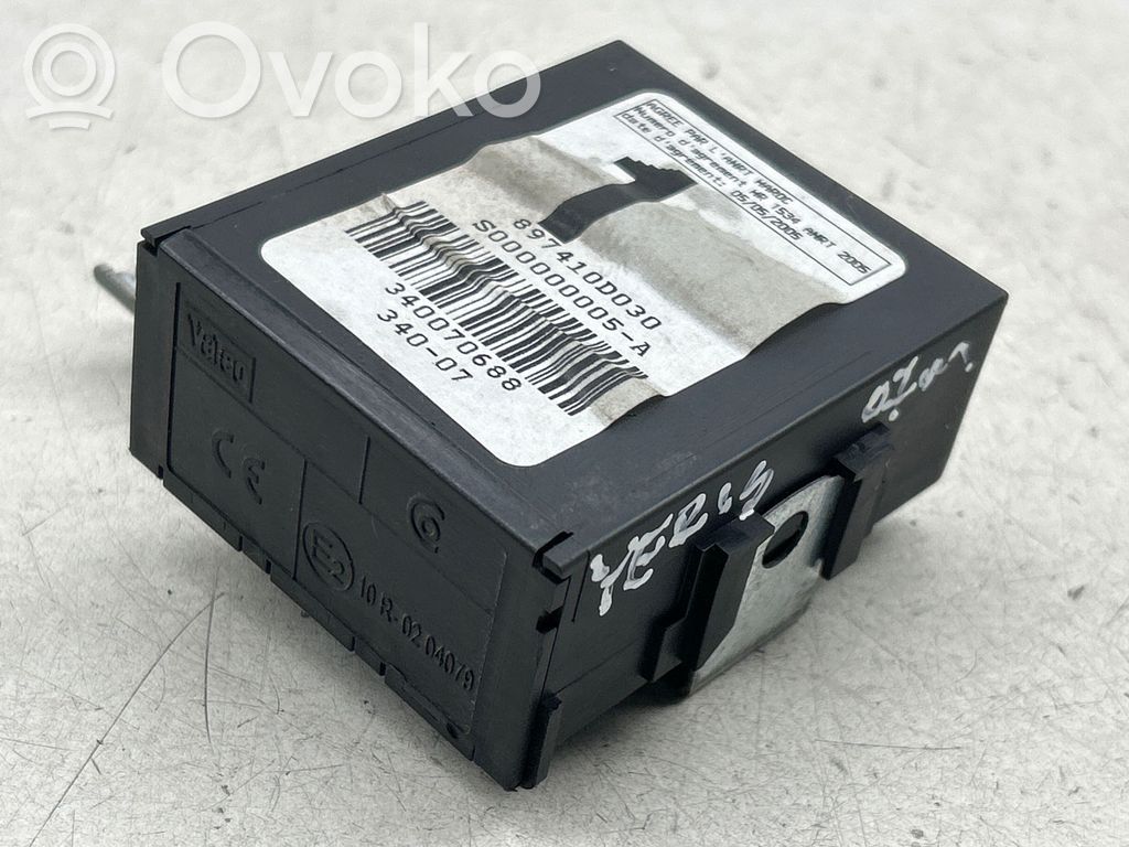 Toyota Yaris Door control unit/module 