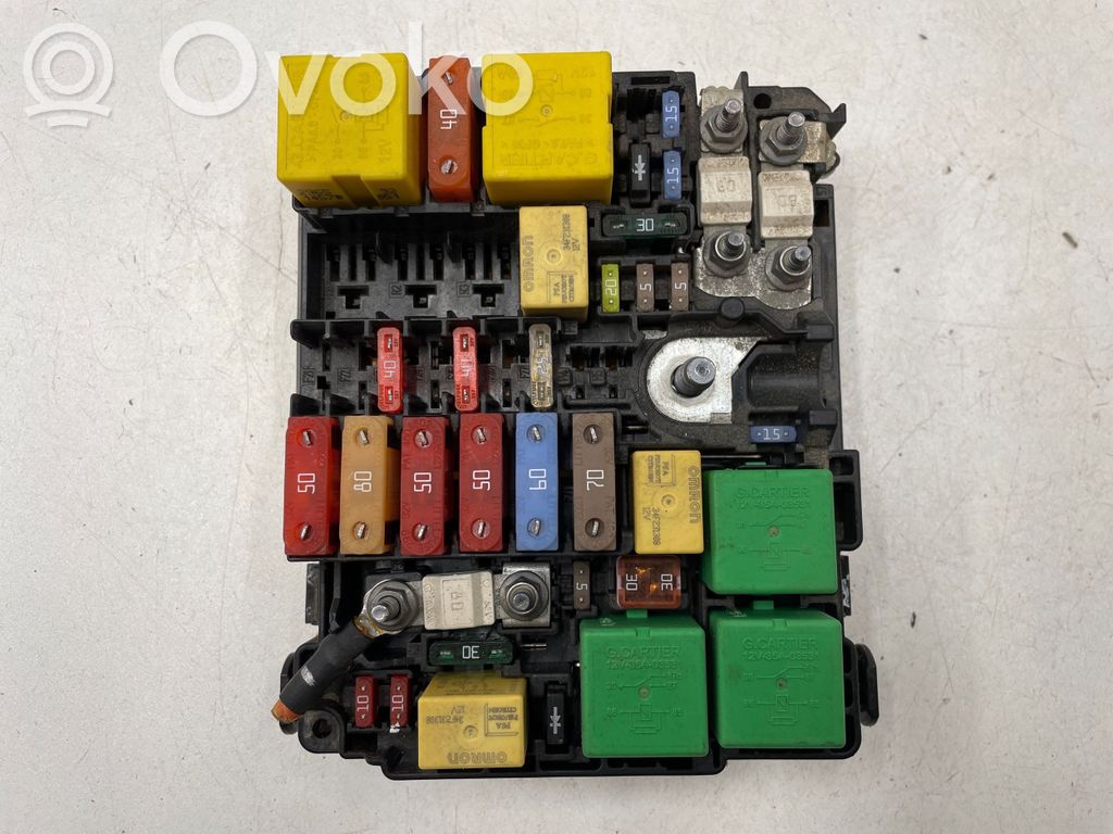 Peugeot 308 Fuse module 