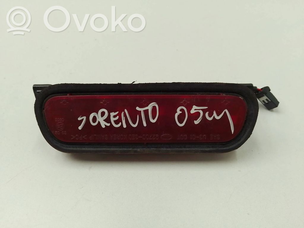 KIA Sorento Third/center stoplight 