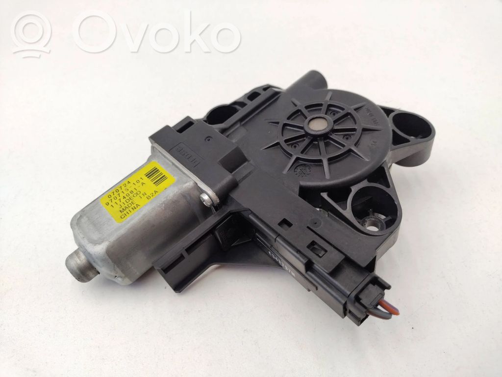 Volvo V70 Silniczek podnoszenia szyby drzwi tylnych 