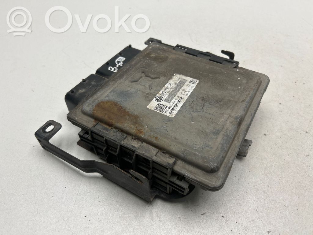 Volkswagen PASSAT B6 Engine control unit/module 
