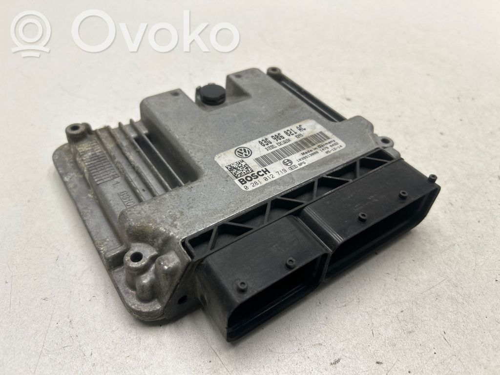 Volkswagen PASSAT B6 Engine control unit/module 