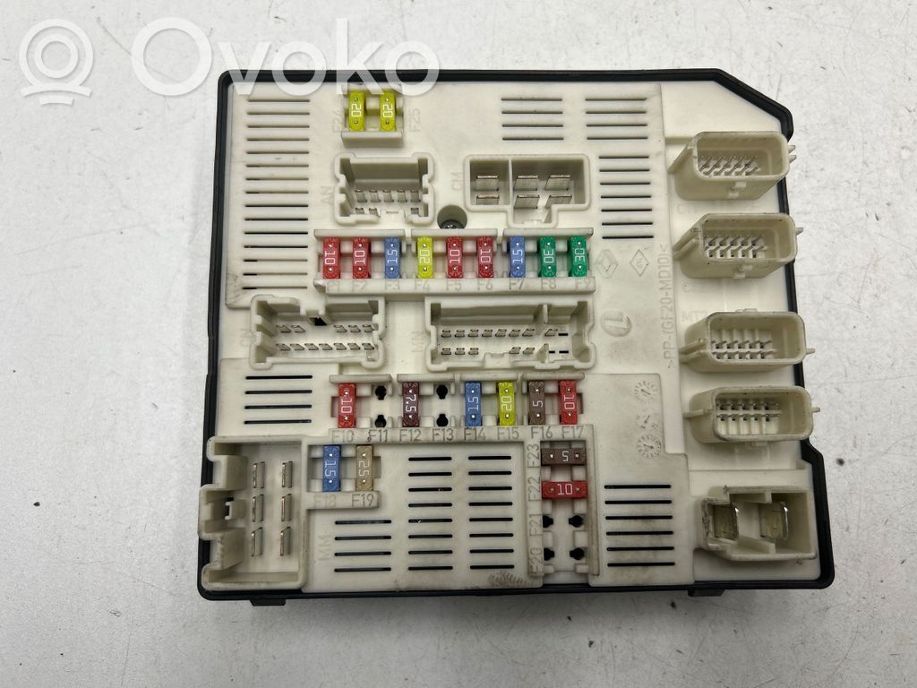 Renault Laguna III Fuse module 